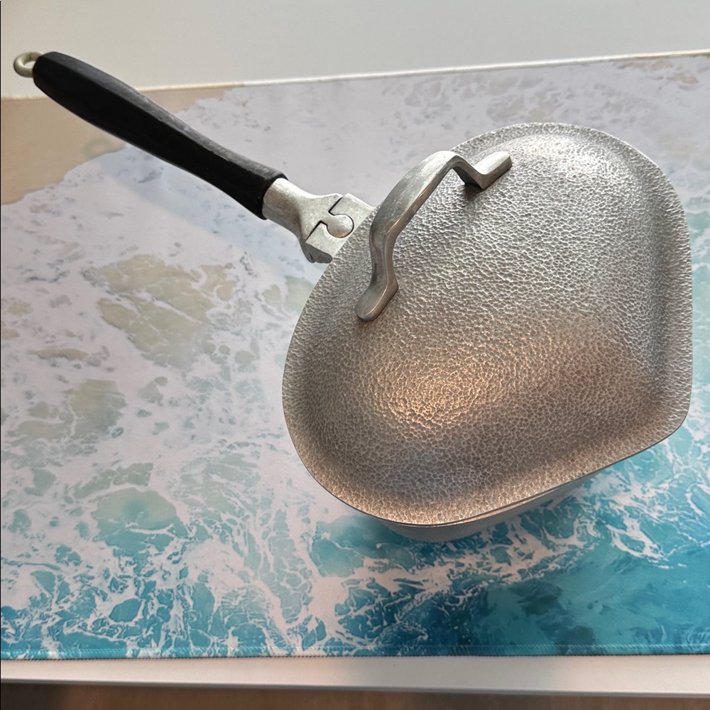 Vintage Century Silver Seal Aluminum Roasting Pot With Lid and Removable Handle